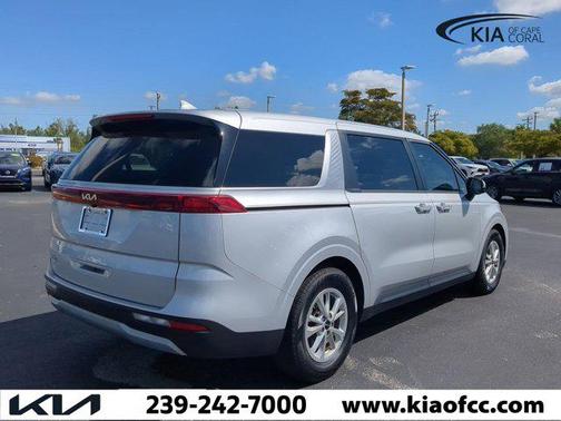 2023 Kia Carnival LX