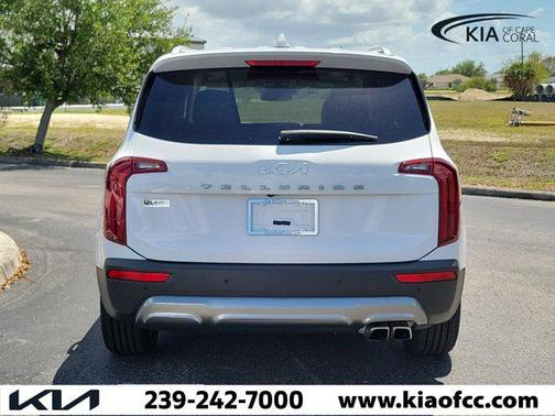 Glacial White Pearl 2022 Kia Telluride S