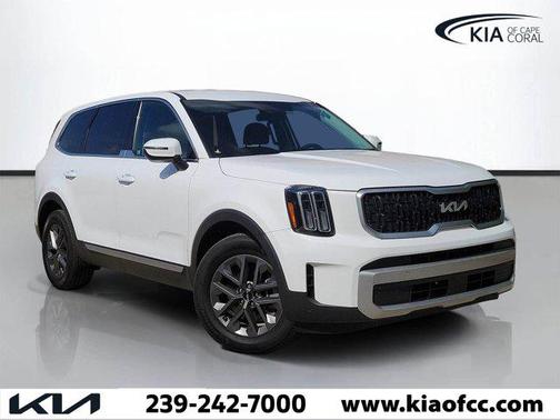 Glacial White Pearl 2023 Kia Telluride LX
