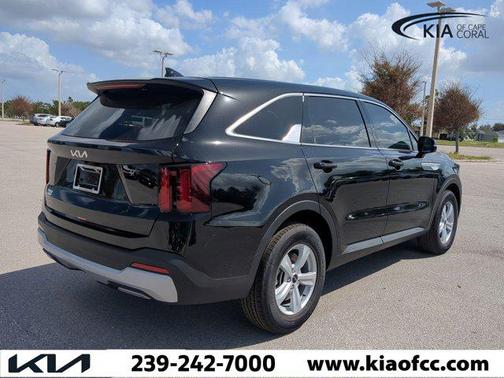 2025 Kia Sorento LX