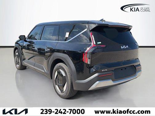 Ebony Black 2026 Kia EV9 Light Long Range