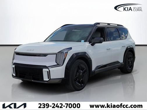 Glacial White Pearl/Ebony Black Roof 2026 Kia EV9 GT-Line