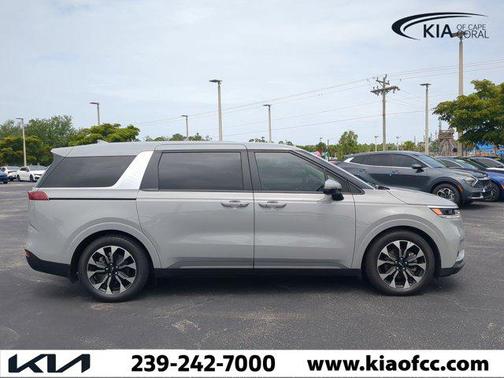 2022 Kia Carnival EX