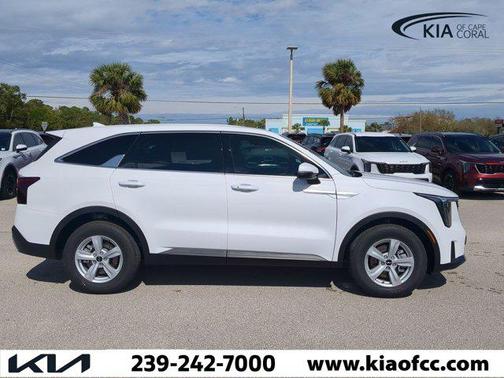 2025 Kia Sorento LX