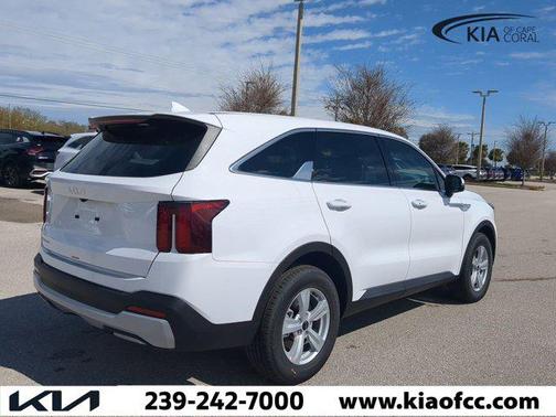 2025 Kia Sorento LX