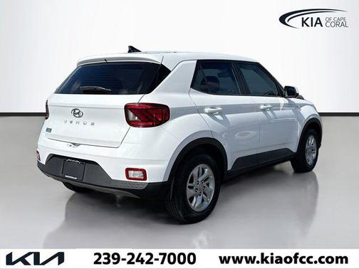 2022 Hyundai VENUE SE