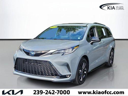 Cement 2023 Toyota Sienna XSE 7 Passenger