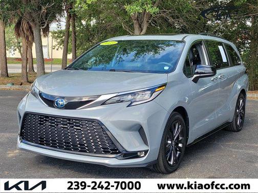 Cement 2023 Toyota Sienna XSE 7 Passenger