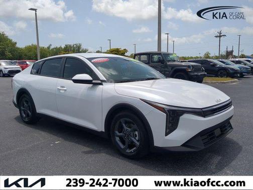 2025 Kia K4 LXS