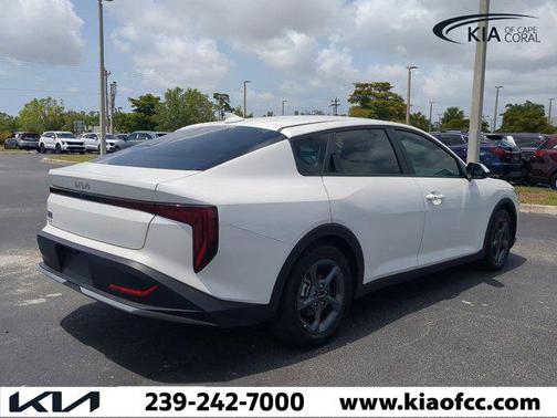 2025 Kia K4 LXS
