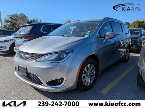 2020 Chrysler Pacifica Touring L