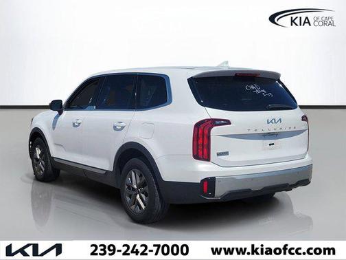 Glacial White Pearl 2024 Kia Telluride LX