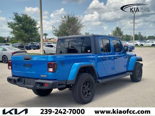 Hydro Blue Pearlcoat 2021 Jeep Gladiator Freedom 4x4