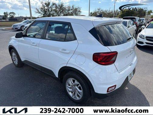 2022 Hyundai VENUE SE