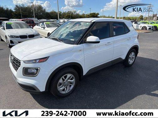 2022 Hyundai VENUE SE