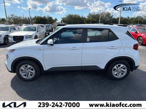 2022 Hyundai VENUE SE