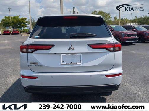 2022 Mitsubishi Outlander ES 2.5 2WD