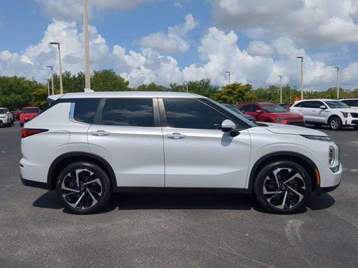 2022 Mitsubishi Outlander ES 2.5 2WD