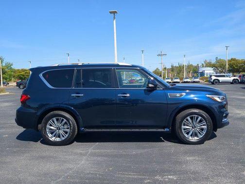2024 INFINITI QX80 Luxe