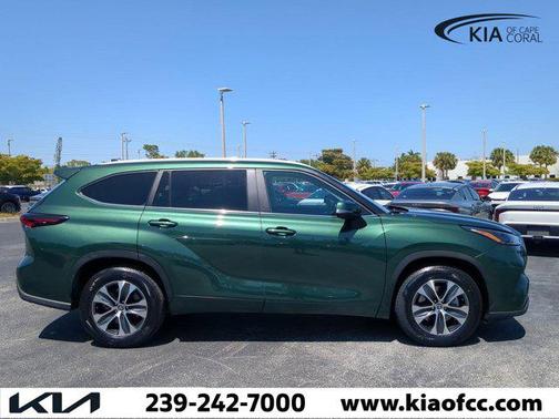 2024 Toyota Highlander XLE