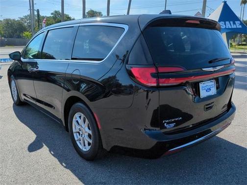2023 Chrysler Pacifica Touring-L