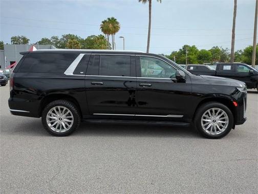 2022 Cadillac Escalade ESV Premium Luxury