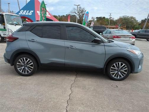 2022 Nissan Kicks SV