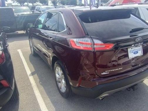 2022 Ford Edge Titanium
