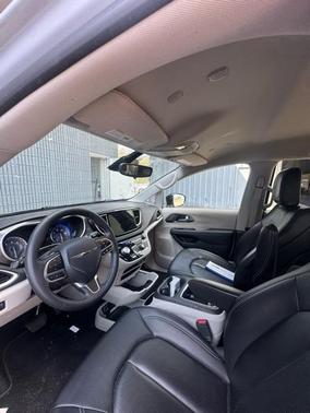 2024 Chrysler Pacifica Touring-L