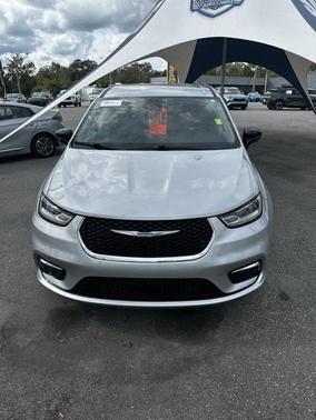 2024 Chrysler Pacifica Touring-L