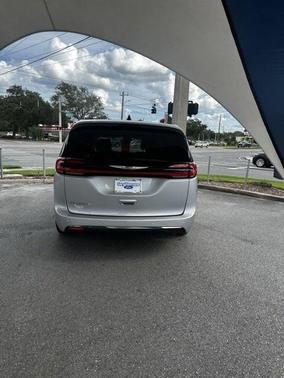 2024 Chrysler Pacifica Touring-L