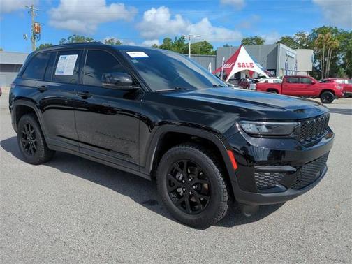 2024 Jeep Grand Cherokee Laredo