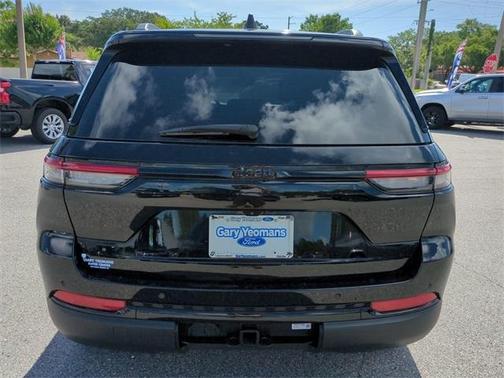 2024 Jeep Grand Cherokee Laredo