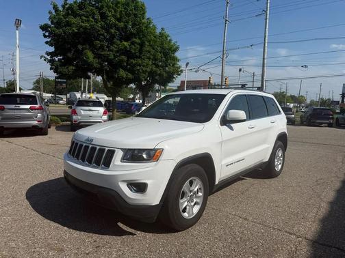 Bright White 2015 Jeep Grand Cherokee Laredo