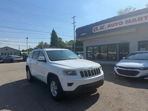 Bright White 2015 Jeep Grand Cherokee Laredo