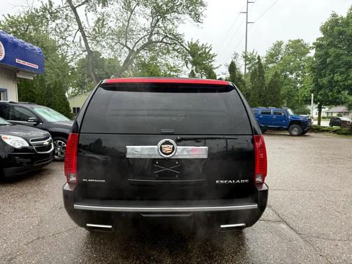 2014 Cadillac Escalade Platinum Edition