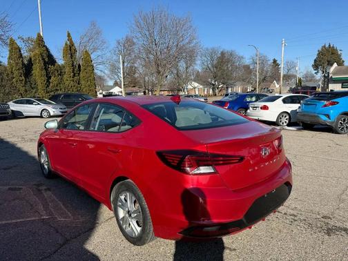 2020 Hyundai ELANTRA SEL