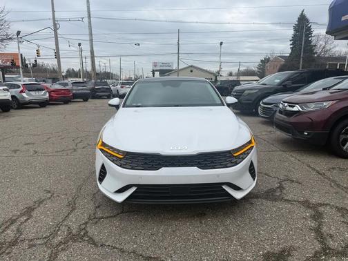 2022 Kia K5 EX