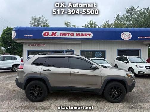Light Brownstone Pearlcoat 2021 Jeep Cherokee Trailhawk SUV