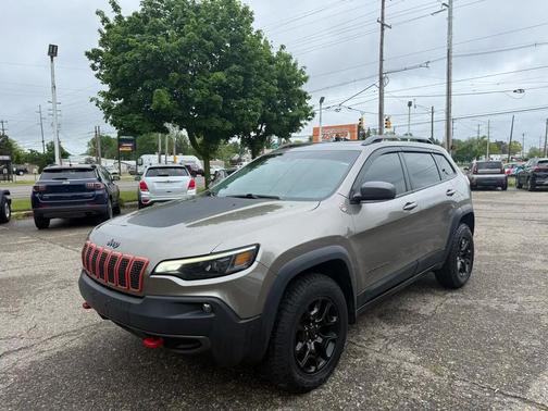 Light Brownstone Pearlcoat 2021 Jeep Cherokee Trailhawk