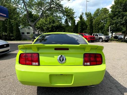 2008 Ford Mustang Deluxe
