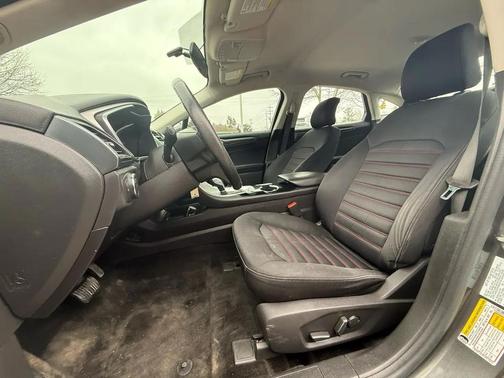 2016 Ford Fusion Hybrid SE