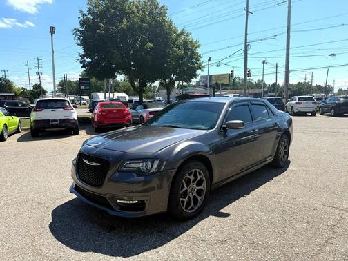 2018 Chrysler 300 S