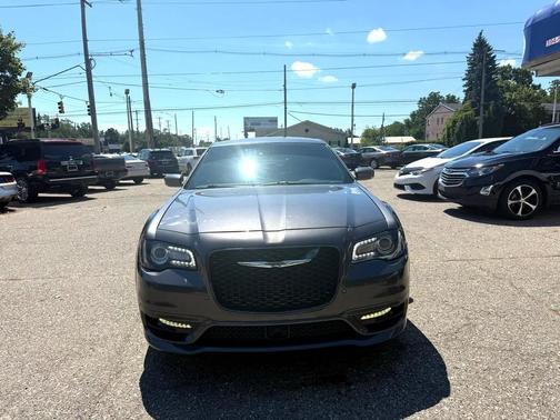 2018 Chrysler 300 S