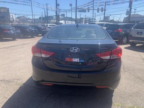 Photo 4 of 21 of 2012 Hyundai Elantra Limited