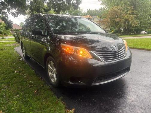 2014 Toyota Sienna LE