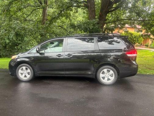 2014 Toyota Sienna LE