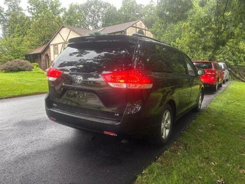 2014 Toyota Sienna LE