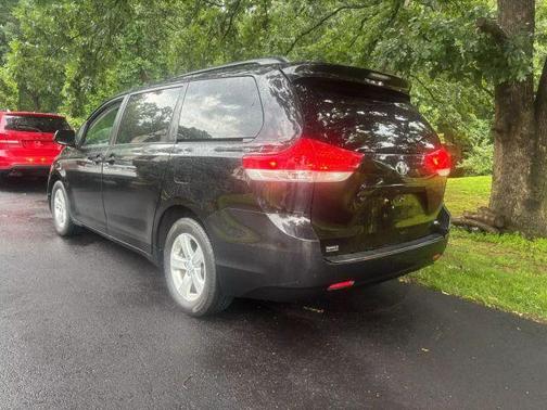 2014 Toyota Sienna LE