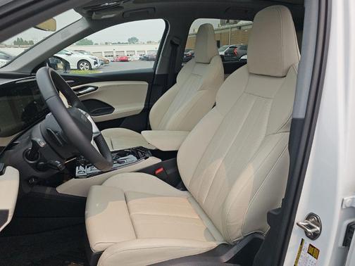 Glacier White 2025 Audi Q6 e-tron Premium Plus